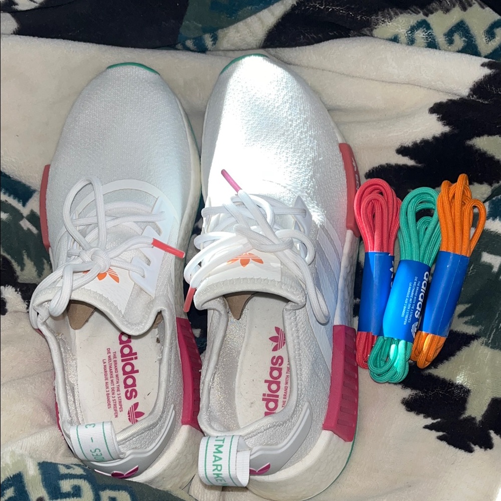 Brand new Adidas NMD R1 White Sneakers with Vibrant Laces
